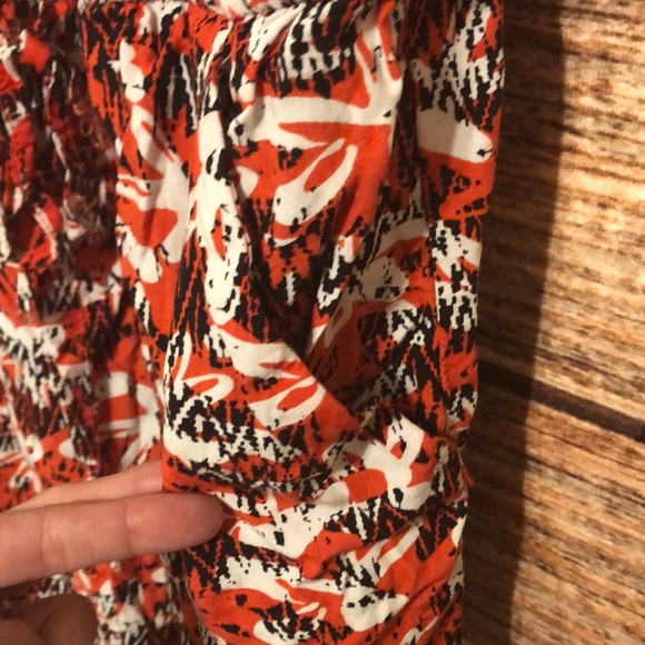 3/20 Banana Republic• orange and white romper - Picture 4 of 7